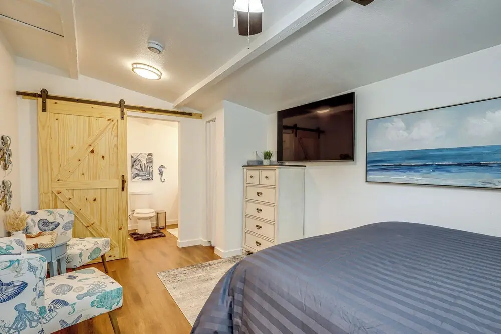 2 Mi to Dtwn: Stylish Family Home in Waco!