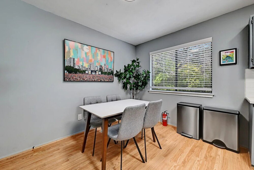 Modern 3BR Home in Vibrant Austin Pool