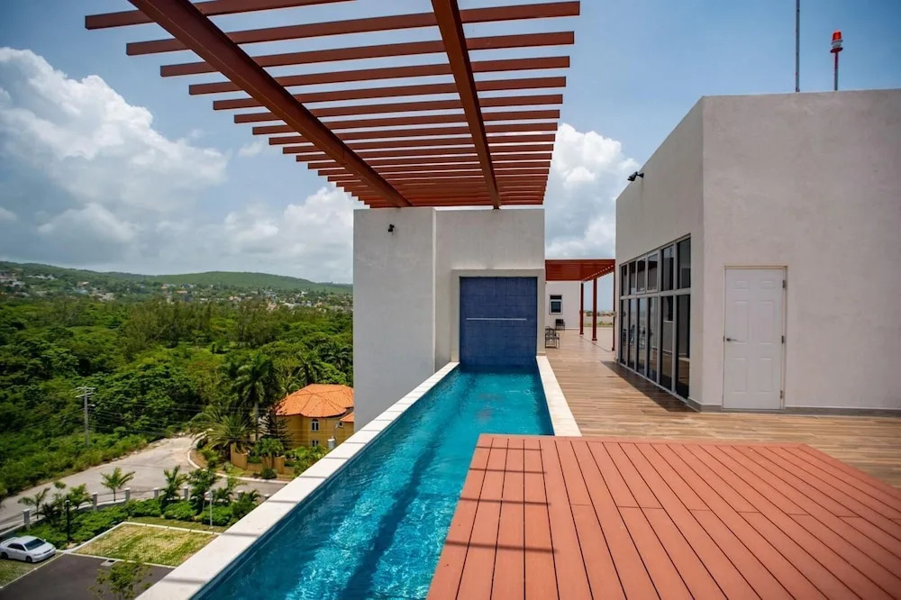 Dream 36 Montego Bay