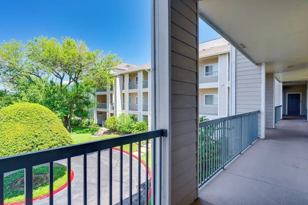 Lake Conroe Condo w/ Pool Access + Balcony!