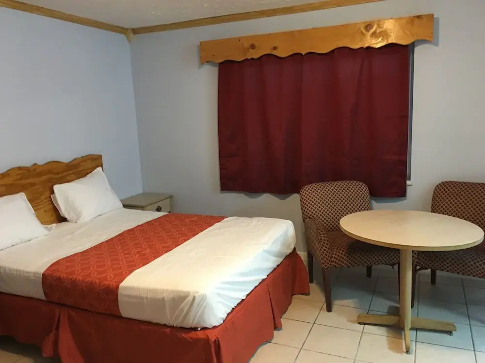 Dixie Plaza Hotel