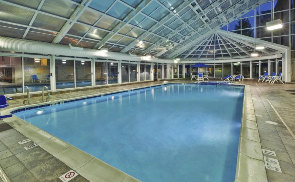 Holiday Inn Express Hotel & Suites - Belleville Area by IHG