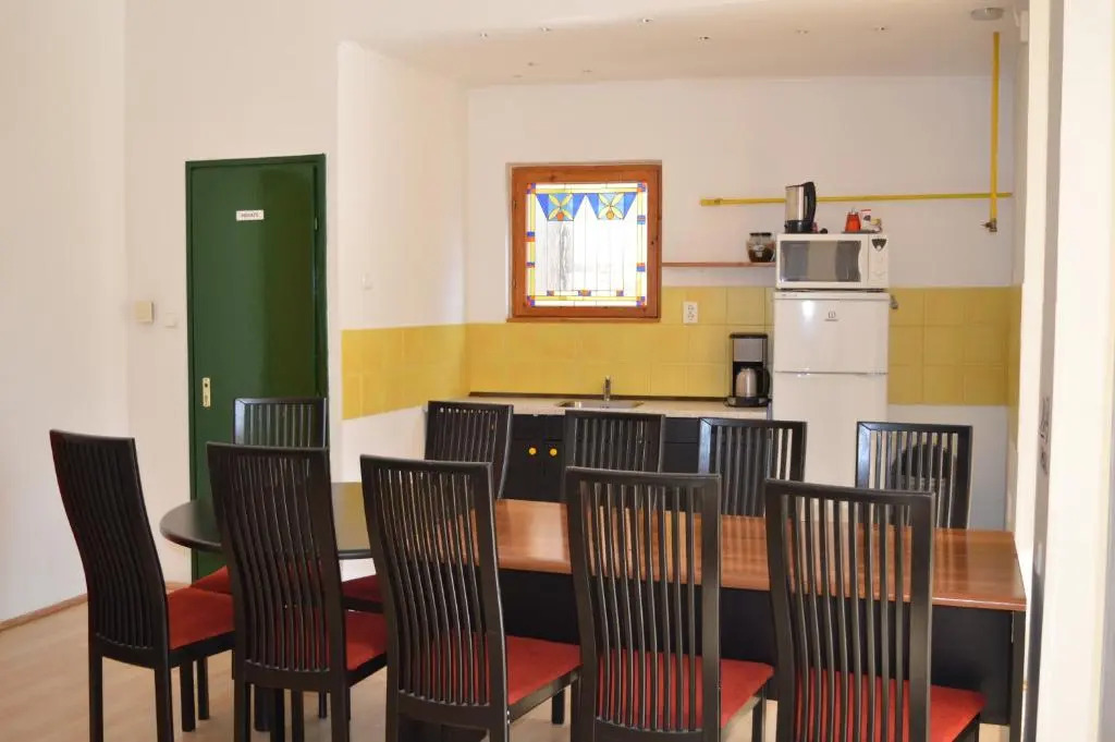 Hostel 66