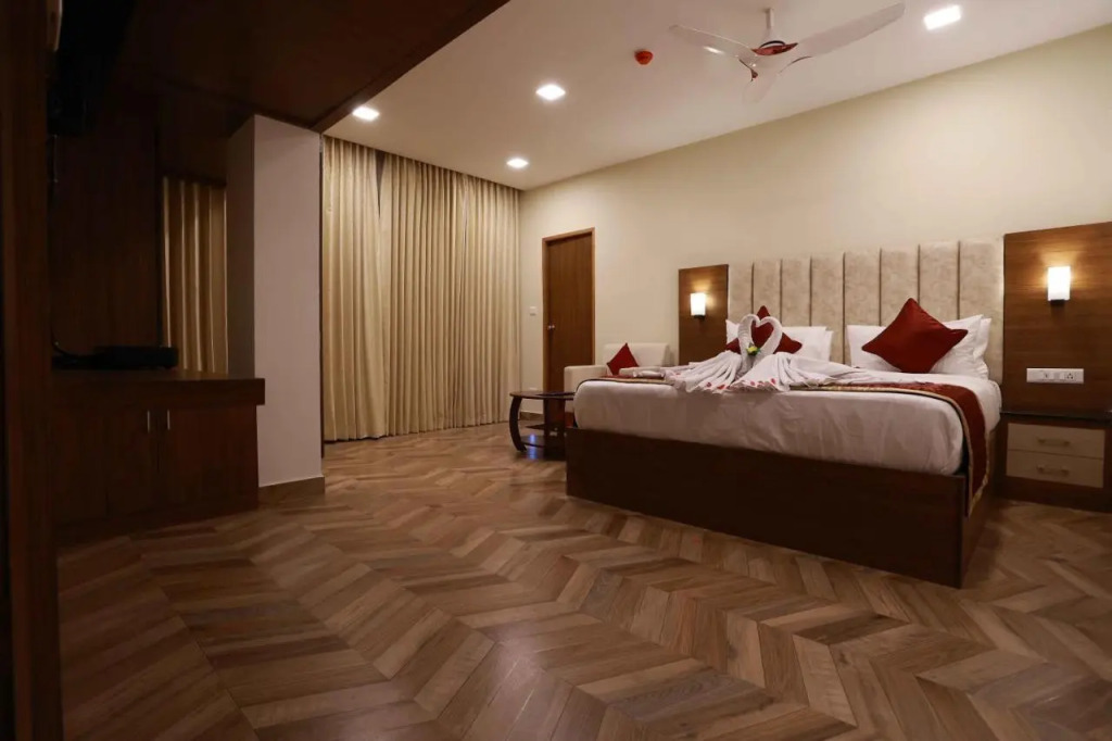 HOTEL BLUEMOON