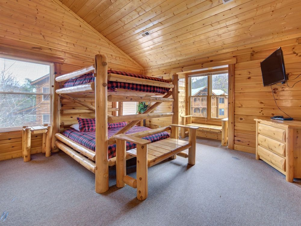 Moonlight Lodge