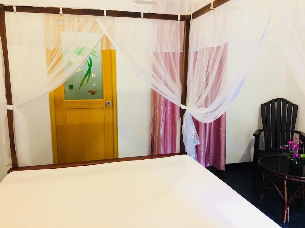 Damith Tourist Villa