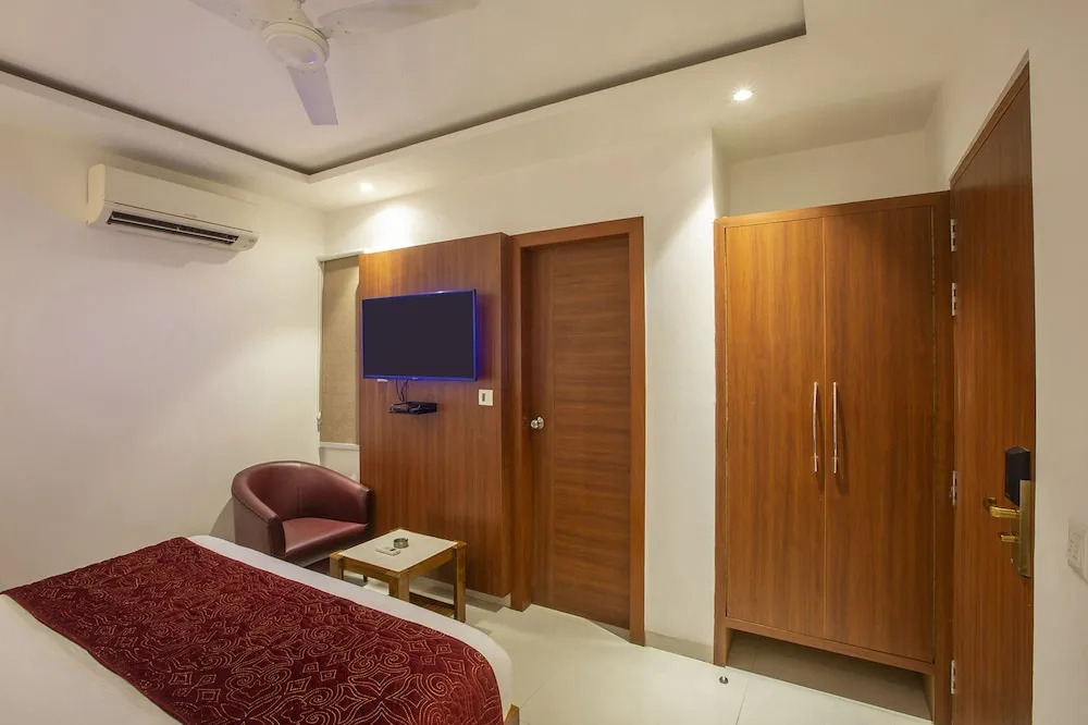 FabHotel Hexa Mahipalpur