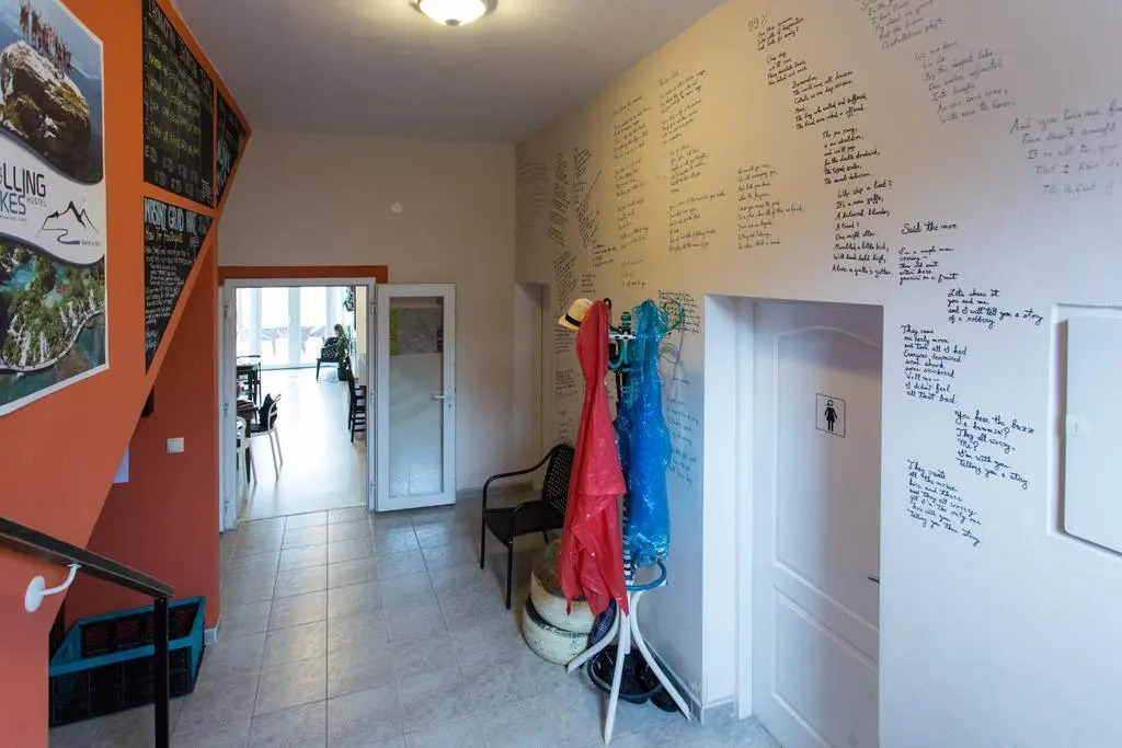 Falling Lakes Hostel