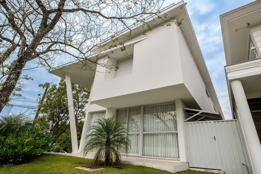 Incrível Casa Com Churrasqueira Em Jurerê Rdr030