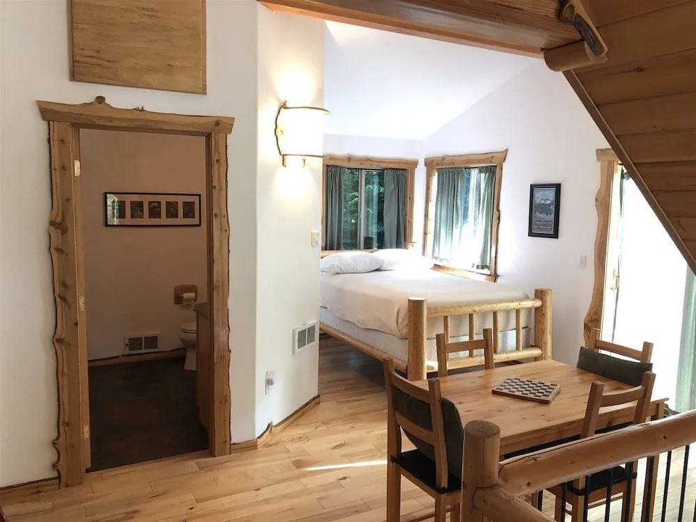 Bear Hideaway