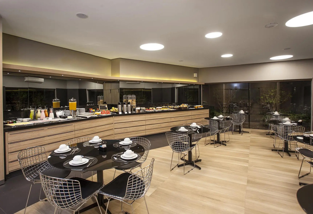 Momax Hotel