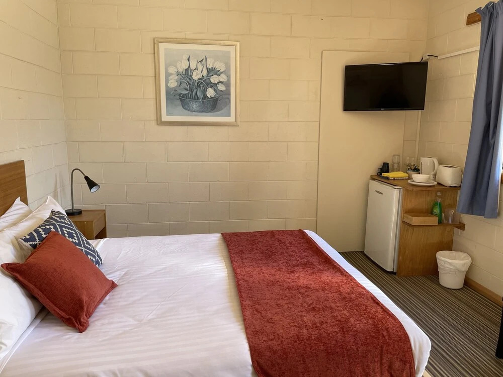 Seaview Holiday Park and  Hostel