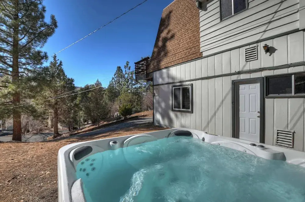 Yosemite Pines Cabin - Sleeps 6