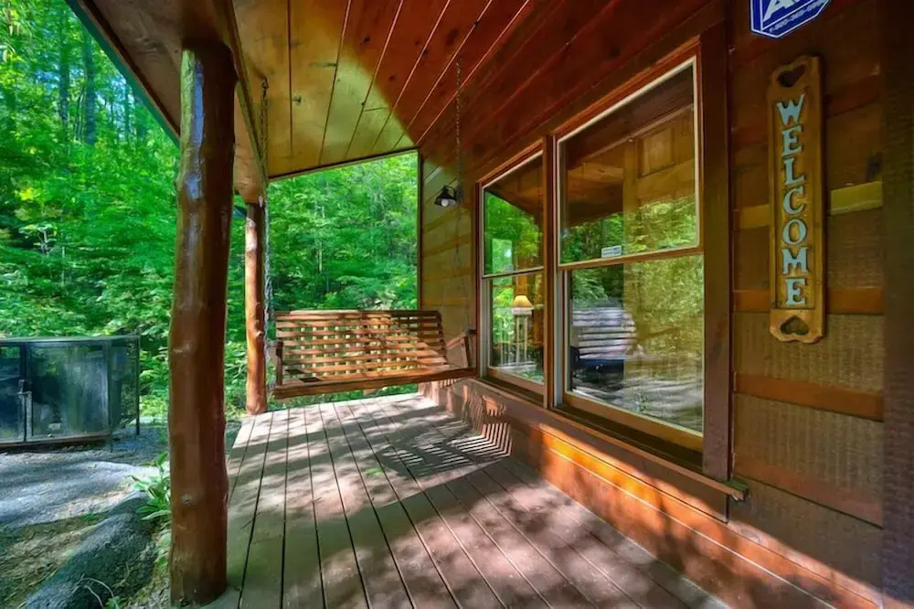 Cabin in Nature w/ Hot Tub & Games!