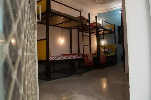 12 Monks Backpackers Community