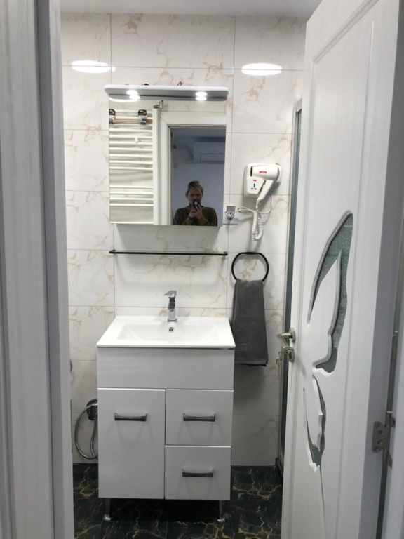 Brand New Downtown Studio