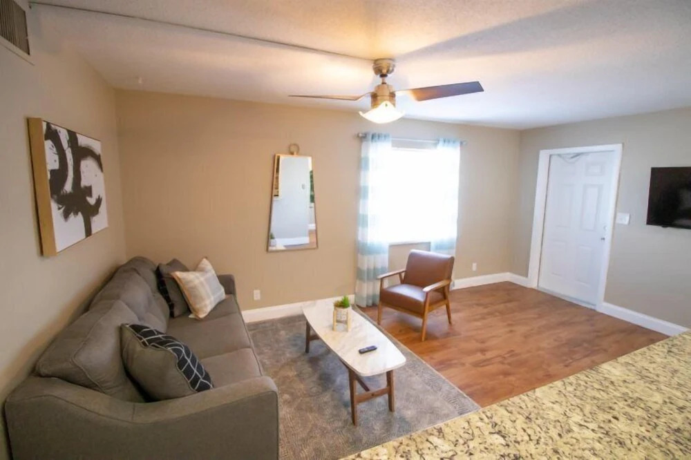 Brief Homes The Victor 1 Bedroom Apartment 5