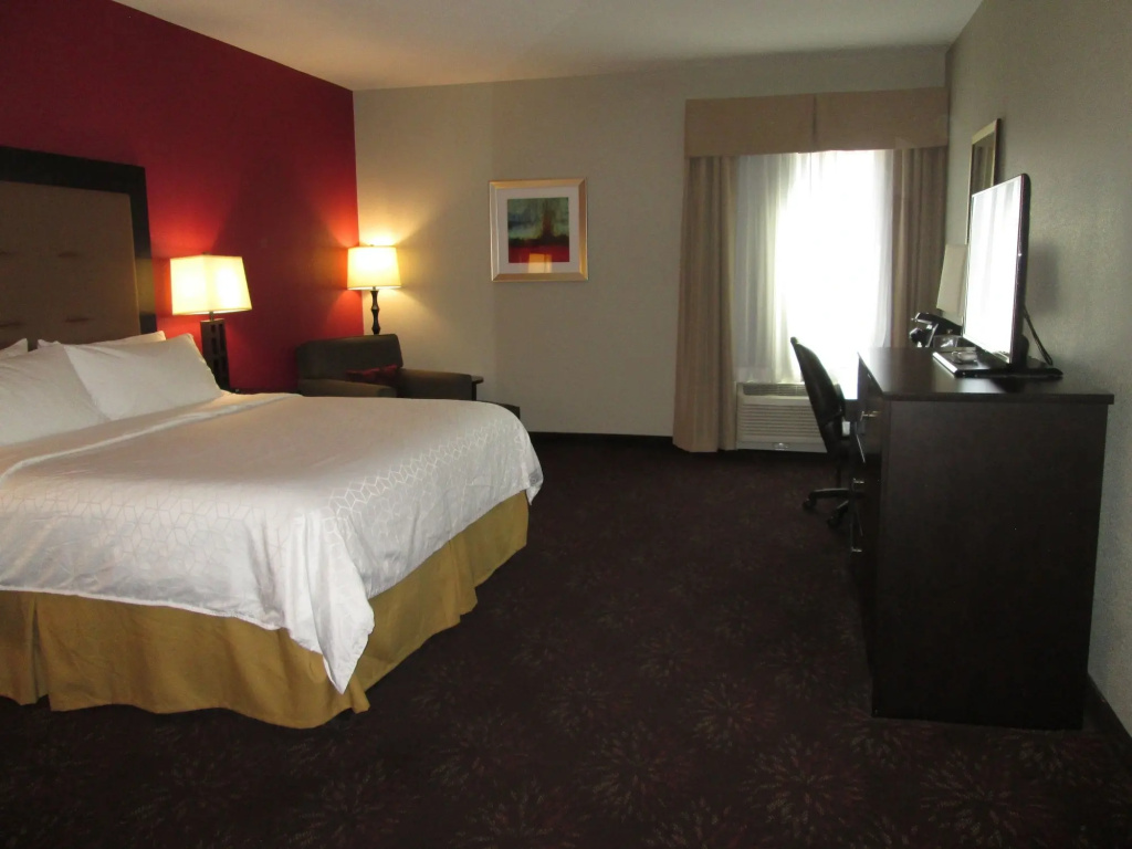 Holiday Inn Express Cloverdale - Greencastle by IHG