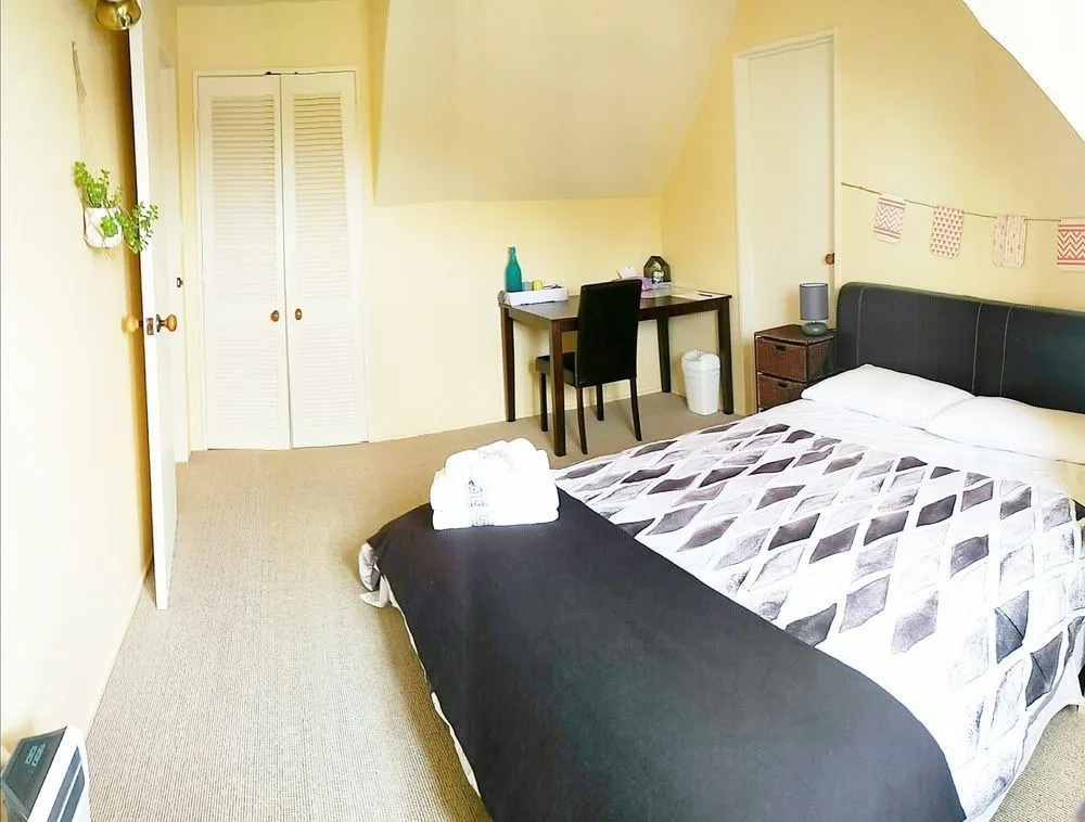 Foodora Lake View Bed  Breakfast