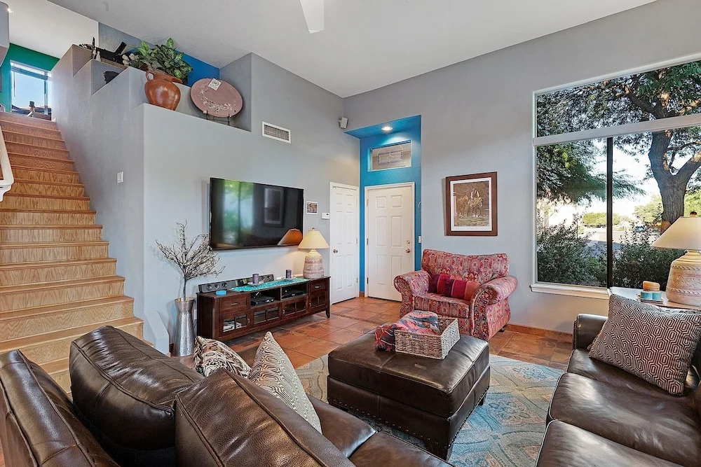 Stylish Southwest 2 BR by Casago
