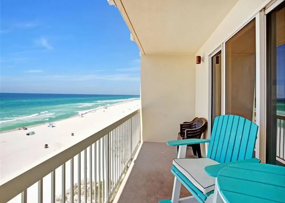 Celadon: Unit 407 by Forehand Rentals
