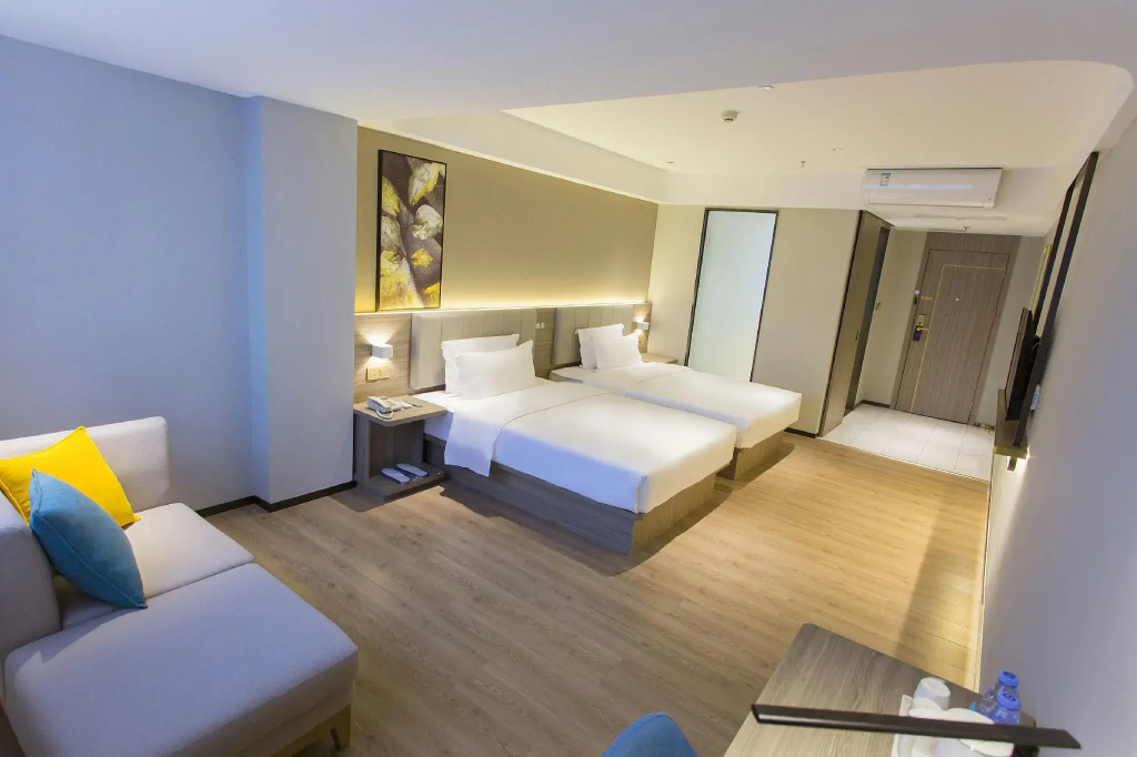 7 Days Inn (Guangzhou Jingxi Nanfang Hospital Tonghe Metro Station)