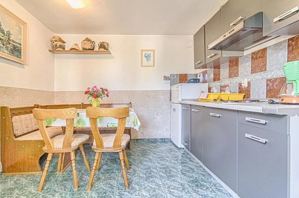 Comfort Pool Apartments
