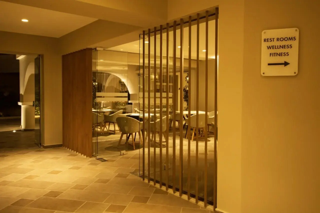 Parasol Luxury Hotel & Suites Adults Only