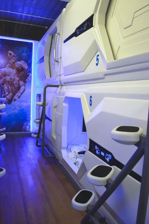 Cosmos Capsule Hub London