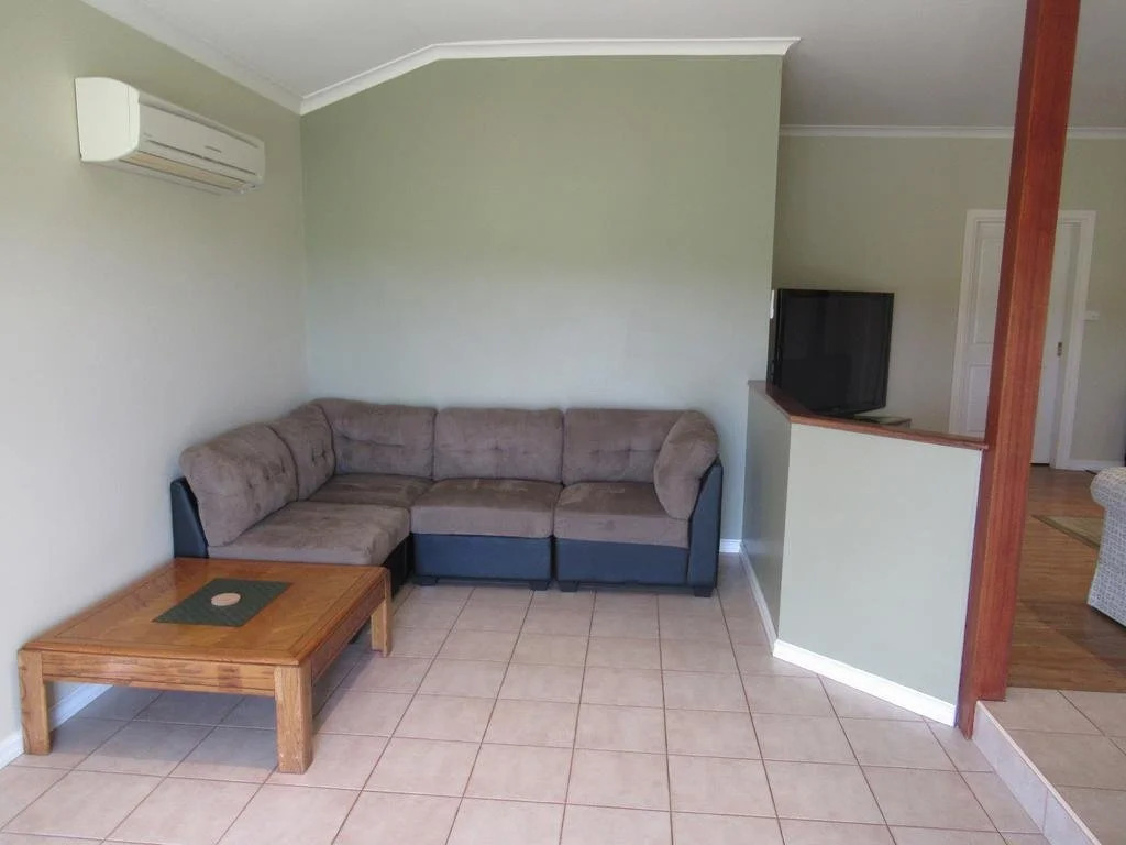 Albany Holiday House