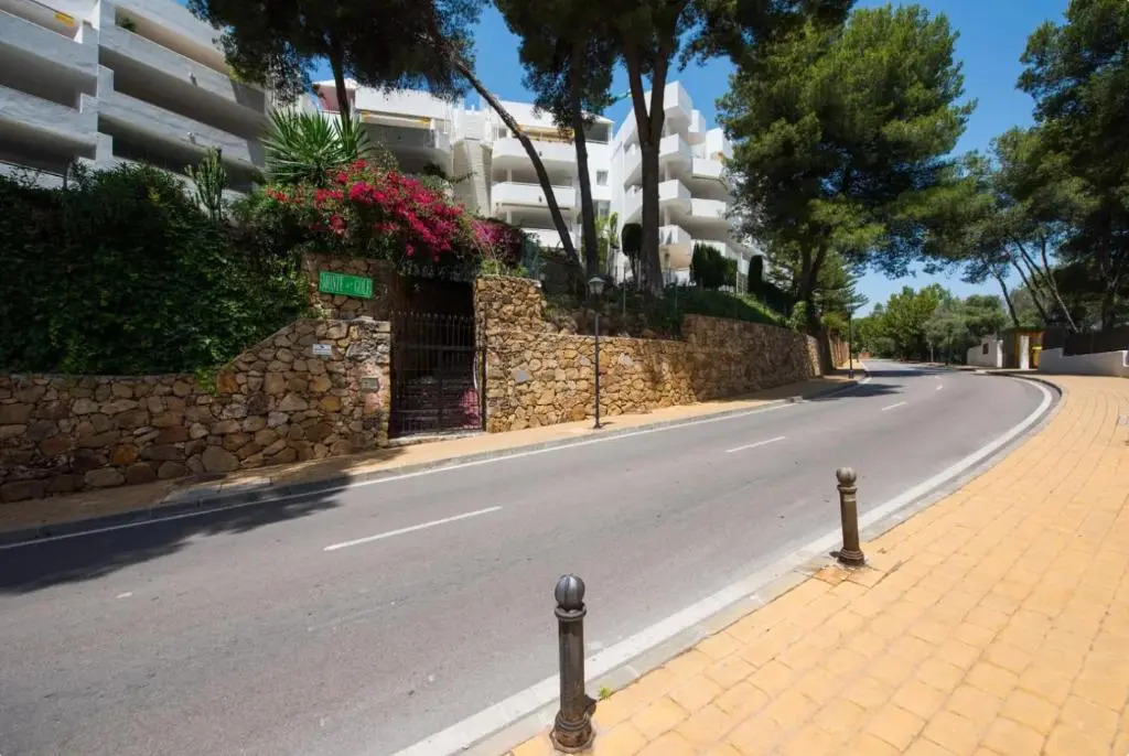 Charming 2 Bedroom Trocadero Arena area