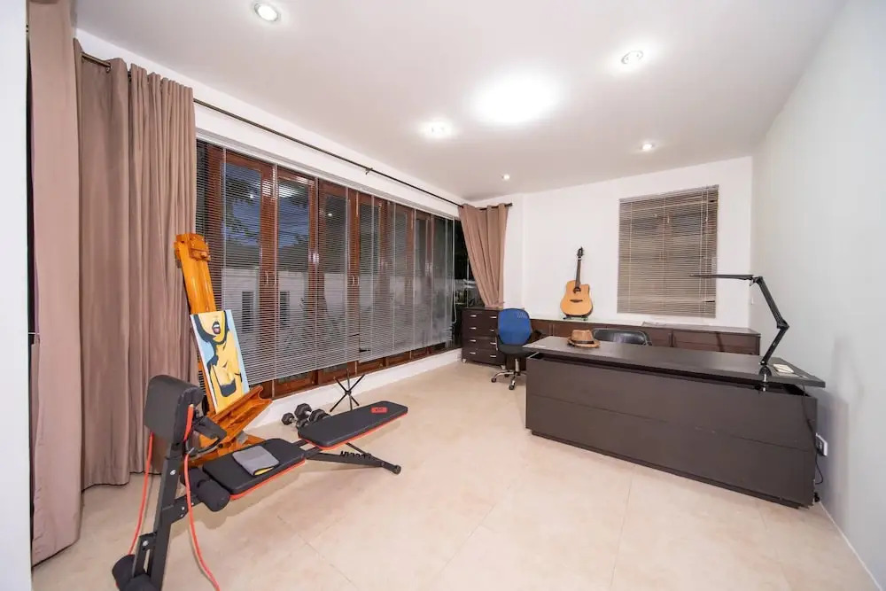 Spacious Private 4 BR Villa With a Working Office