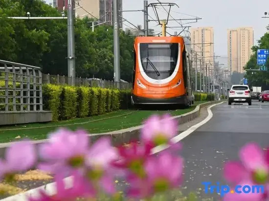 Vienna Classic Hotel (Qingdao Chengyang District Zhengyang Middle Road Subway Station)