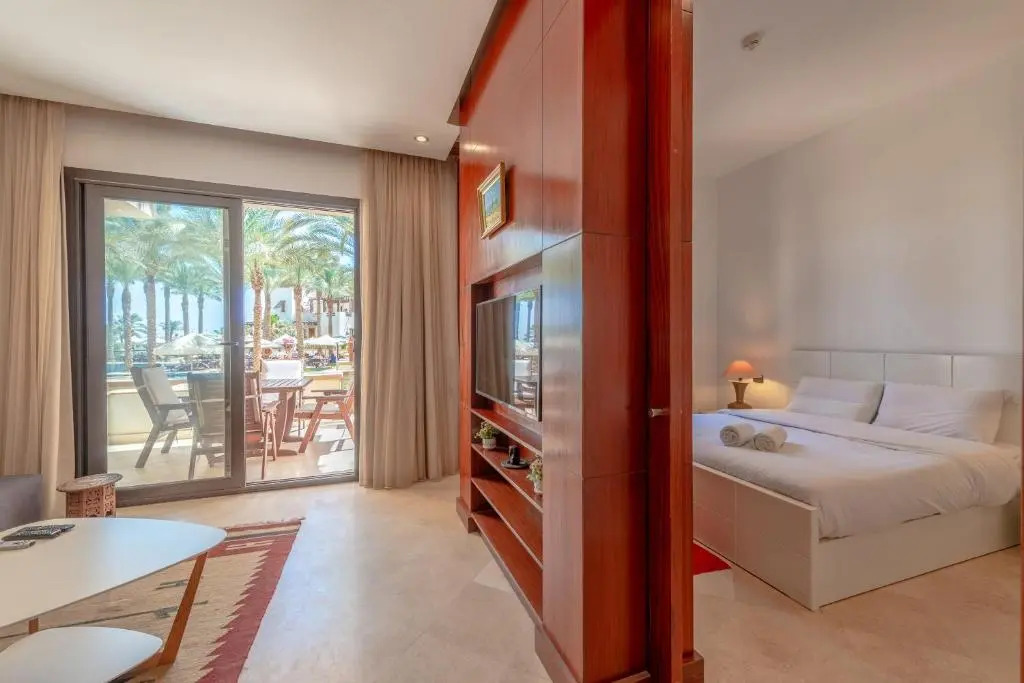 Classy 1-Bedroom Apartment in Ancient Sands with Pool View