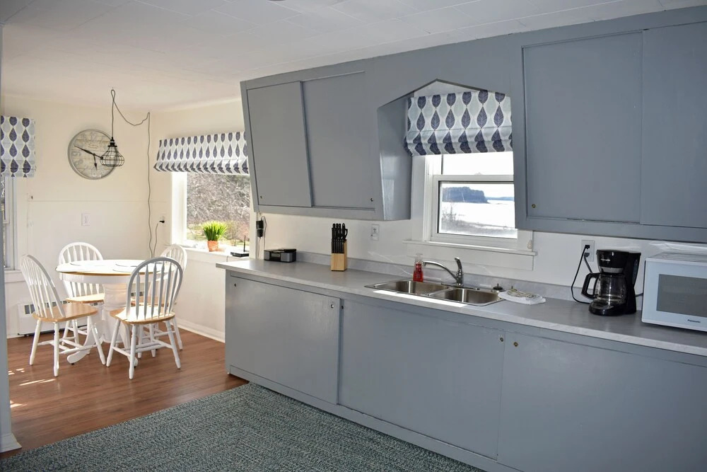 Friars Bay Inn & Cottages