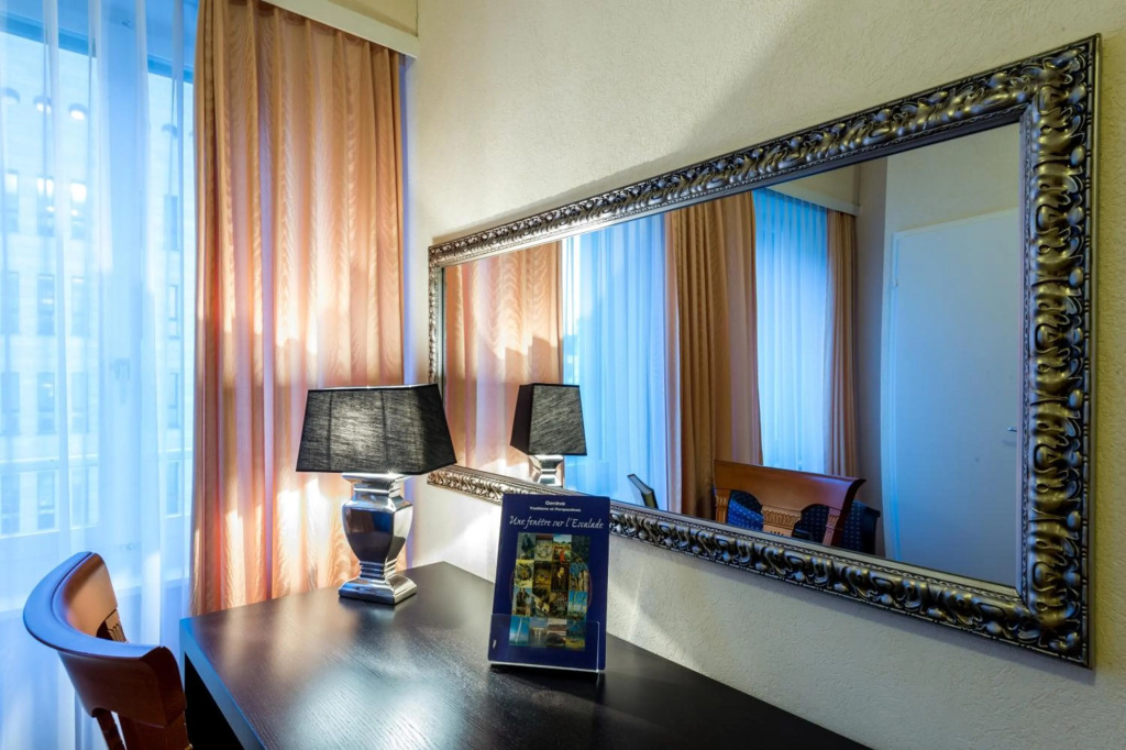 Hotel Century