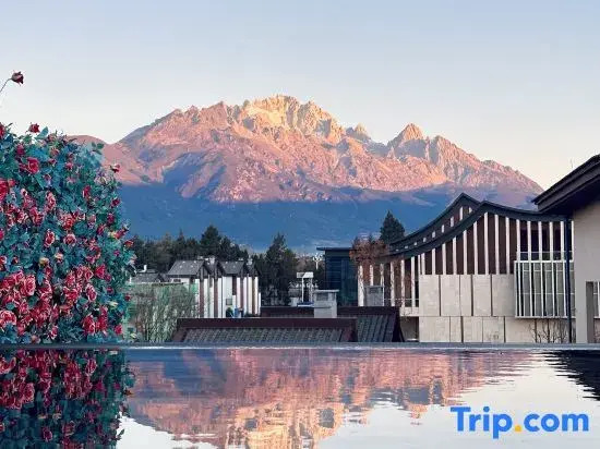 Lanxue   shiny Shanshan Chilai · Snow Mountain View Resort