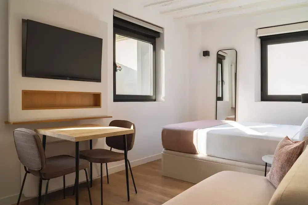 Limehome Pamplona Hilarión Eslava
