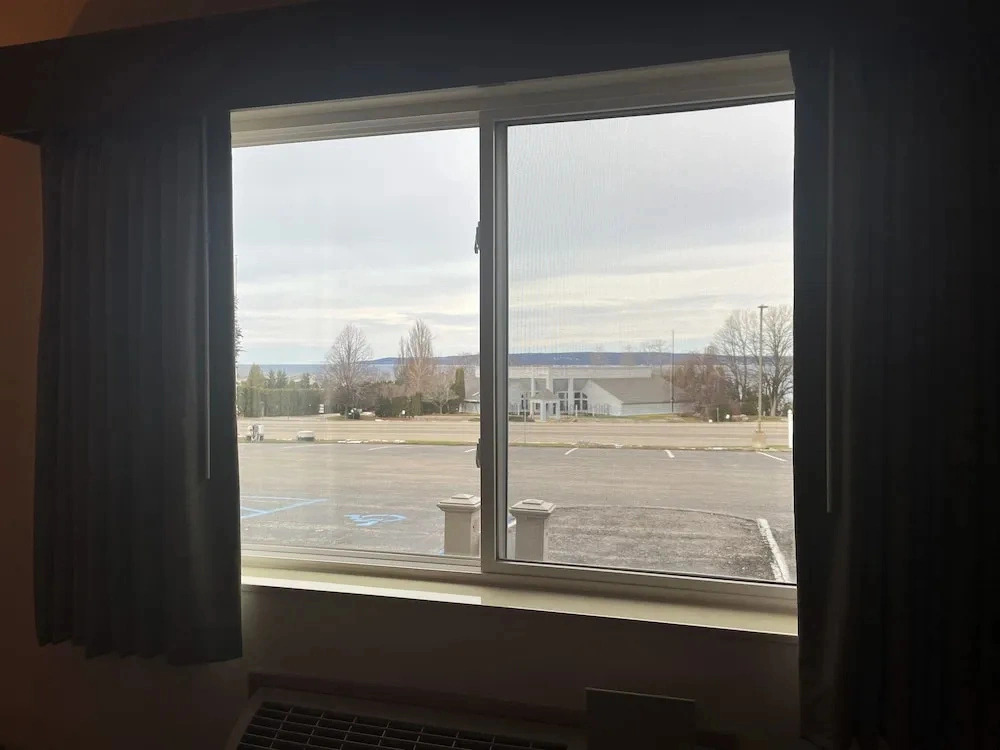 Super 8 Motel - Petoskey