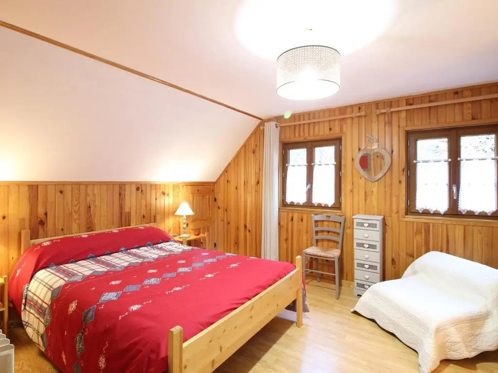 Chalet 6 pièces, 8 pers, proche centre, WIFI - FR-1-608-4