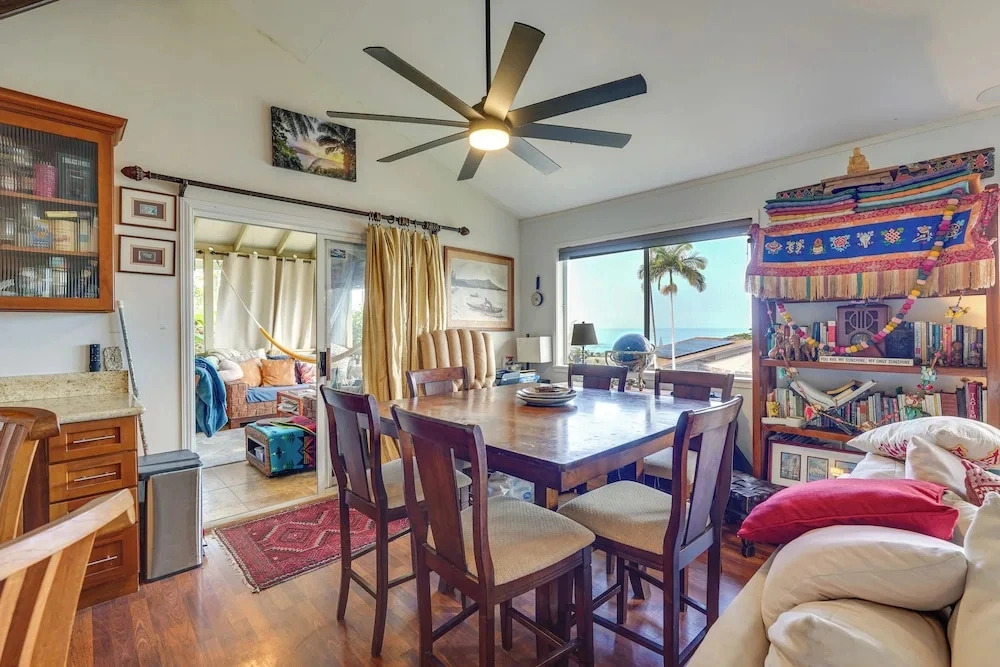 Lush Outdoor Space & Epic Views! Kailua-kona Home