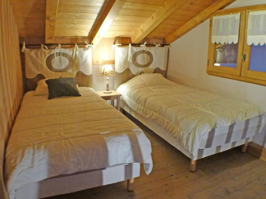 Chalet spacieux 12 pers, animaux admis, parking, Wi-Fi - FR-1-629-1