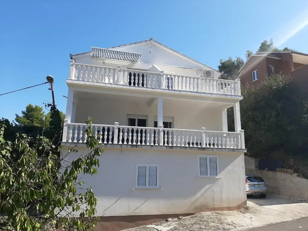 Apartments Ivica - 150m from sea