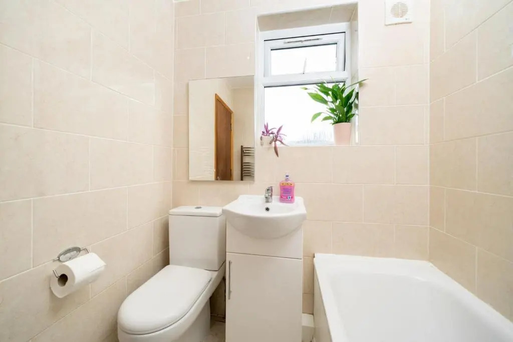 Economy Double Room G2 (Sandycroft Guest House)