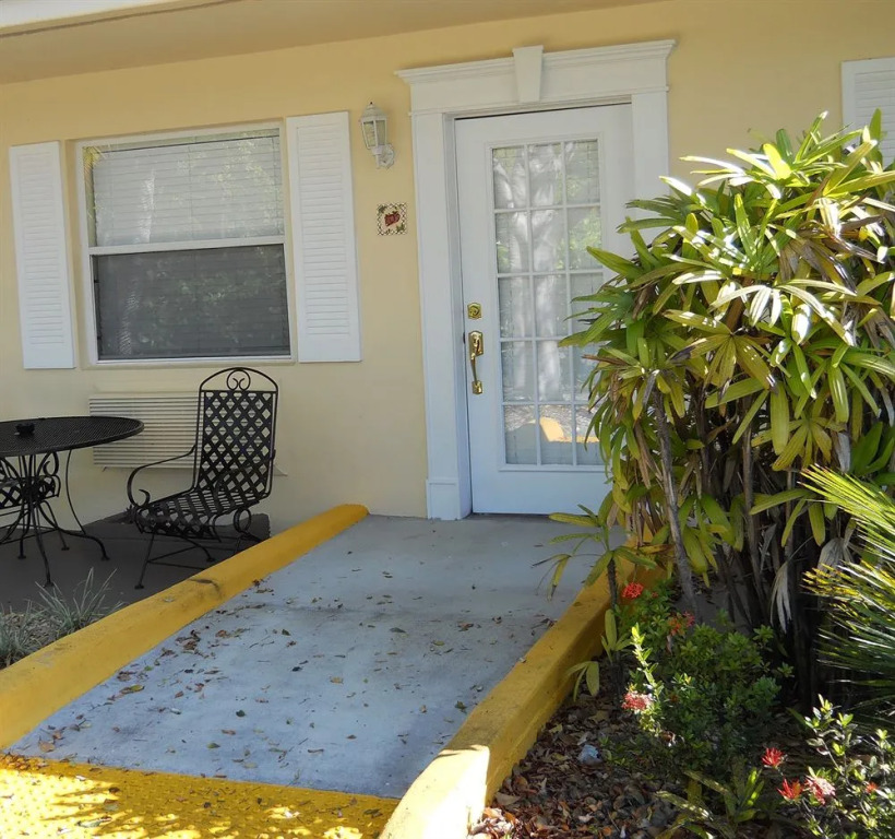 Marco Island Lakeside Inn