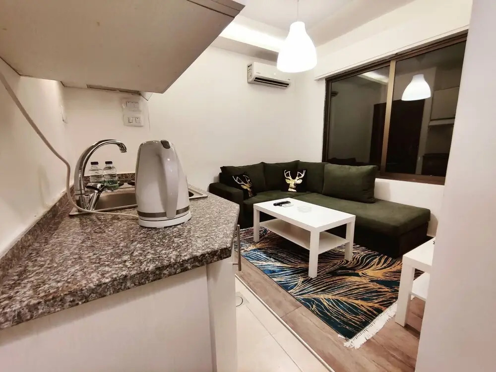 "28 1- Lovely Apartment Close to all Services"