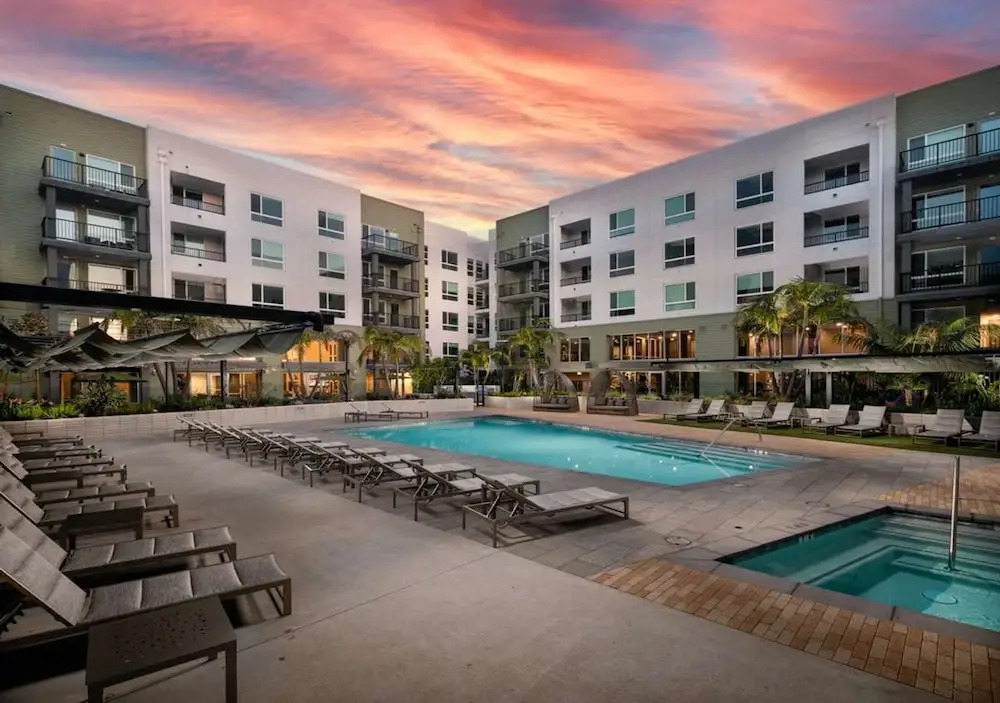 Upscale Escape 10 Min From Disneyland With Pool Gym