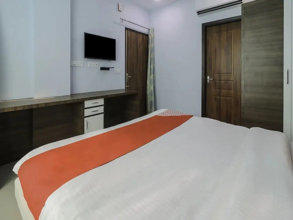 OYO Rooms World Trade Park JLN Marg