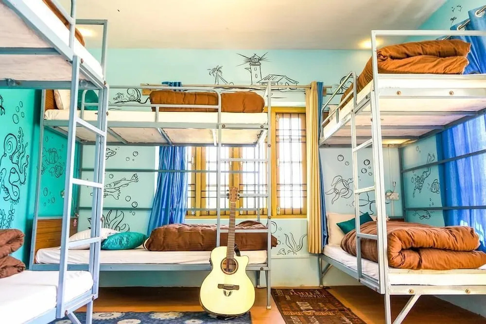 The Bunker Hostel - Dharamkot