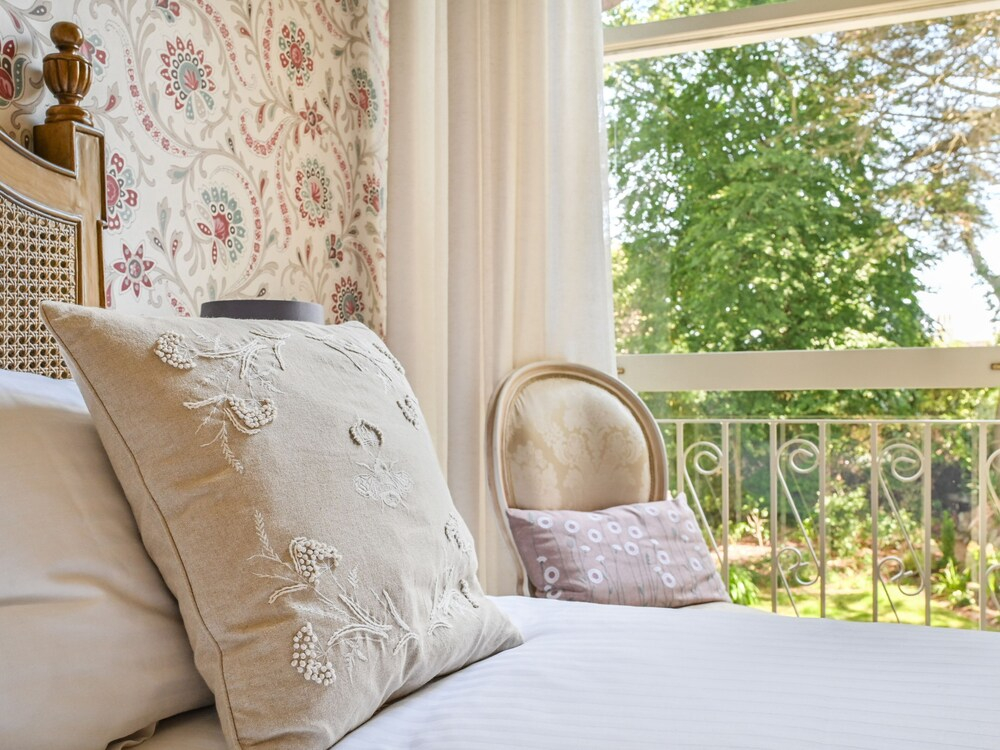 Muntham Deluxe Apartment 2
